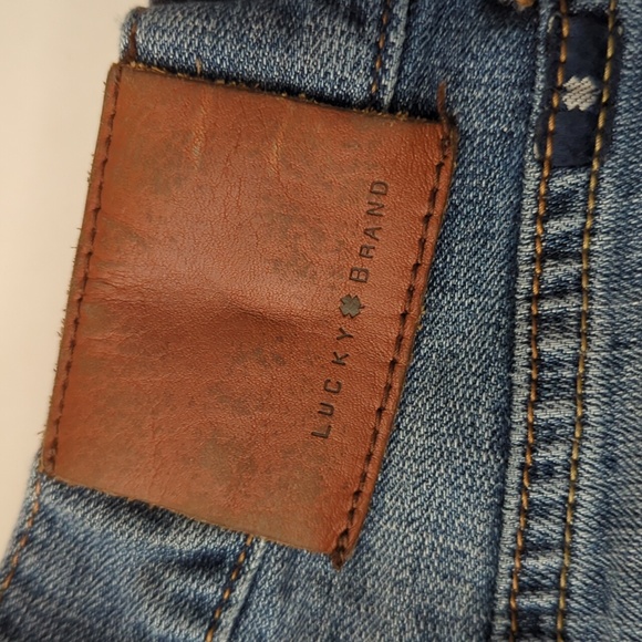 Lucky Brand 221 Original Straight Jeans size 30 X 34 (32) Medium Blue Denim Wash - Picture 9 of 11